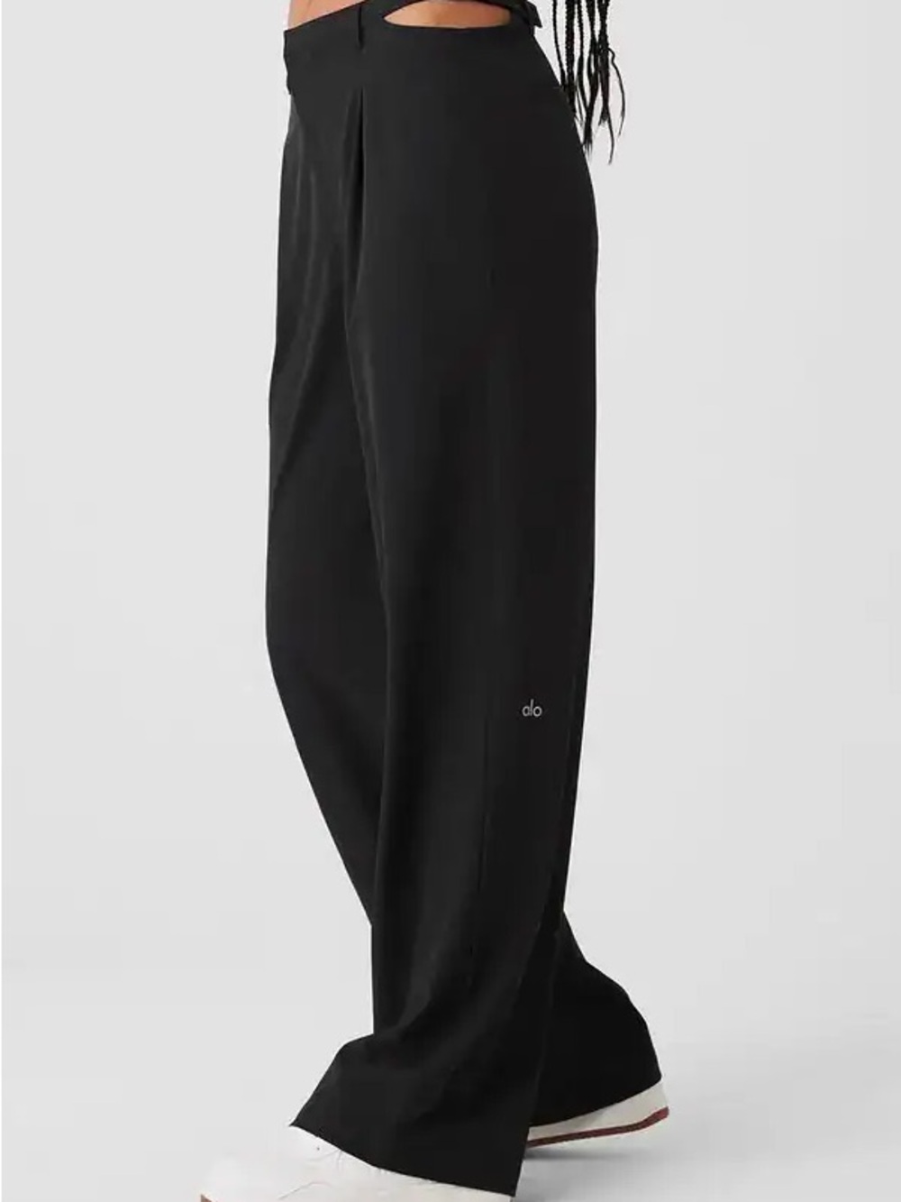 ALO Yoga Women’s Mid-Rise Showdown Trouser